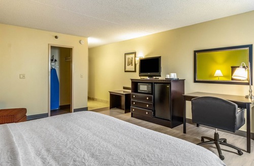 Conway Hotel | Wingate by Wyndham Conway AR