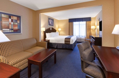 Erie Hotel | Wingate by Wyndham Erie