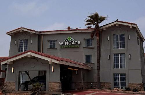 San Jacinto Hotel | Wingate by Wyndham Galveston Beachfront at the Seawall