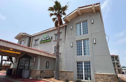 San Jacinto Hotel | Wingate by Wyndham Galveston Beachfront at the Seawall