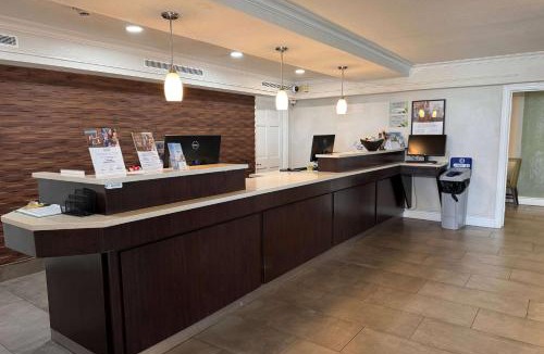 San Jacinto Hotel | Wingate by Wyndham Galveston Beachfront at the Seawall