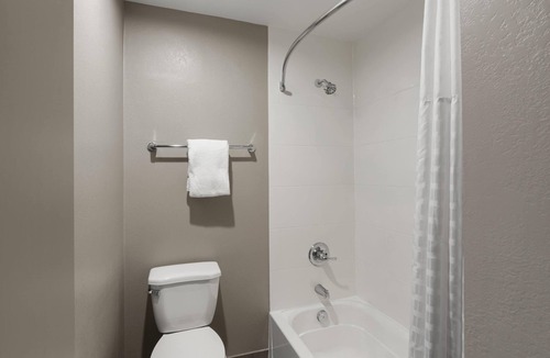 Jackson Hotel | Wingate By Wyndham Jackson