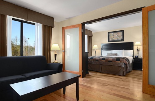 LaGrange Hotel | Wingate By Wyndham Lagrange