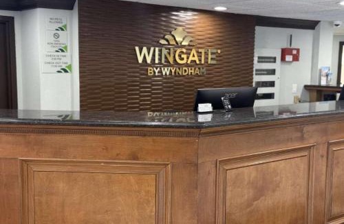 Livonia Hotel | Wingate by Wyndham Livonia