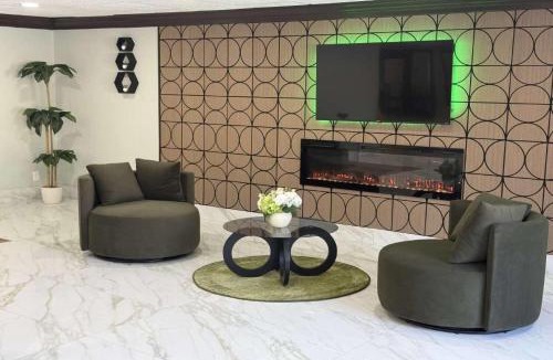 Livonia Hotel | Wingate by Wyndham Livonia