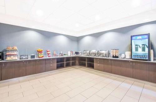 Downtown Niagara Falls Hotel | Wingate by Wyndham Niagara Falls