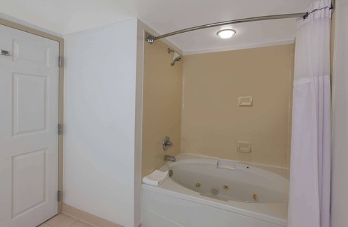 Wheatland Hotel | Wingate by Wyndham Oklahoma City/Airport