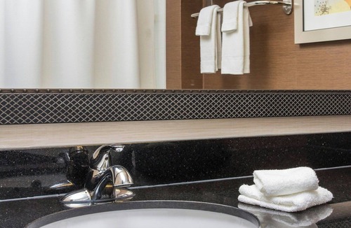 Oshkosh Hotel | Wingate by Wyndham Oshkosh