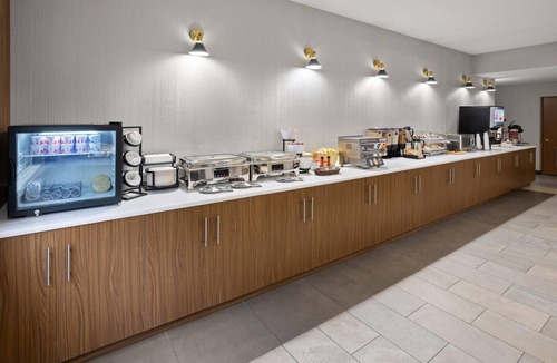 New Stanton Hotel | Wingate by Wyndham Pittsburgh/New Stanton