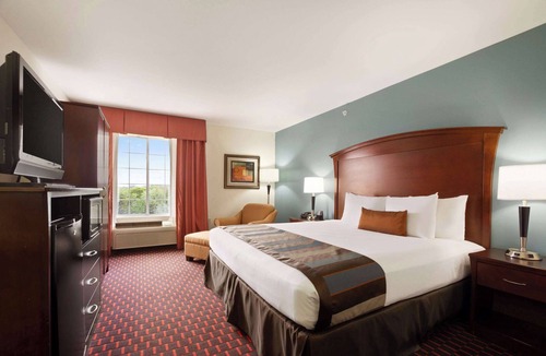 San Marcos Hotel | Wingate by Wyndham San Marcos