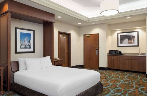 Airport Township Hotel | Wingate by Wyndham St. Louis Airport
