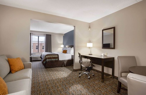 Sylvania Hotel | Wingate by Wyndham - Sylvania/Toledo