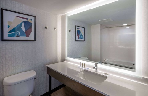 Norma Hotel | Wingate by Wyndham Vineland/Millville