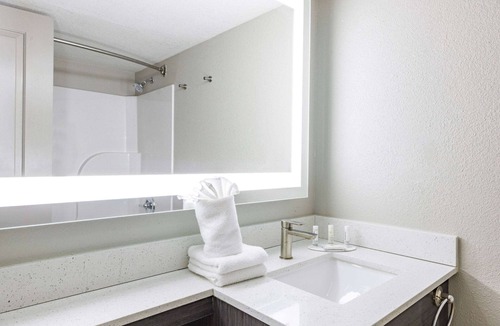 Wichita Hotel | Wingate by Wyndham Wichita Airport