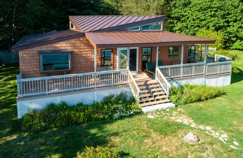 Trenton Cottage | Wings Cottage - Oceanfront!