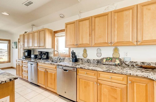 Nags Head House | Wink Beach | Oceanfront | Private Pool, Hot Tub, and Dog Friendly