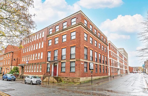 Preston Apartment | Winkley House by Guestz