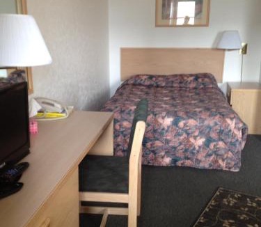 Estevan Hotel | Winkys Motel