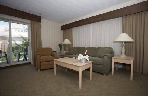 Misquamicut Hotel | Winnapaug Inn