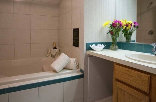 Misquamicut Hotel | Winnapaug Inn