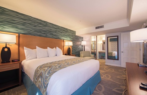 Solana Beach Hotel | Winners Circle Resort
