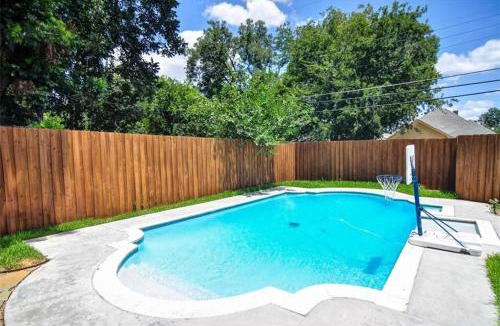 Kessler House | Winnetka Heights Hideaway