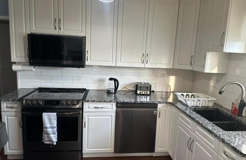East Kildonan Apartment | Winnipeg 4 bedrooms cozy home