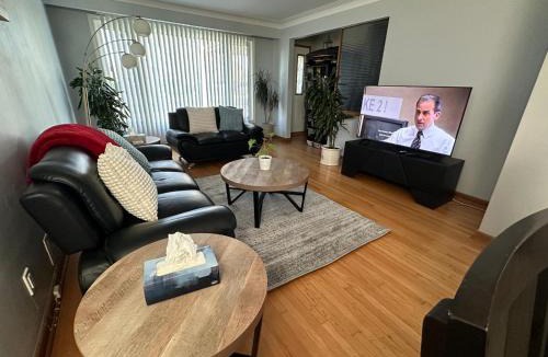 East Kildonan Apartment | Winnipeg 4 bedrooms cozy home