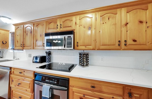 Justin House | Winsome House 3/2, 5 Mi From Texas Motor Speedway