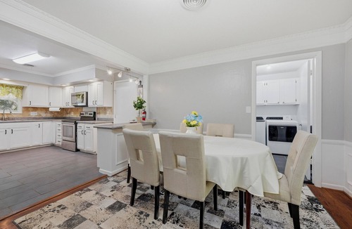 Gainesville House | WinStar Getaway: 3 bedroom 2 full bath - Sleeps 6-10 - Lot of Parking - EV Port