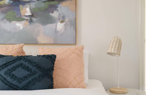 Hepburn Springs Villa | Winter Cottage Summar