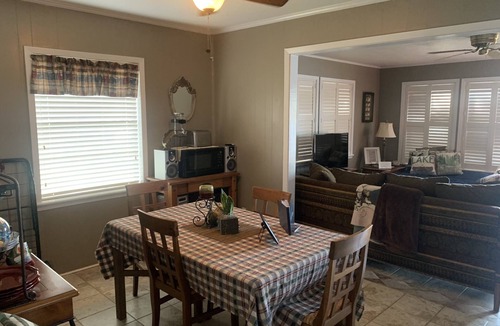 Van Zandt County Cabin | Winter dates at Lake Side Cabin