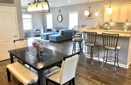 Southmont House | Winter Escape to a luxurious Lakehouse retreat. Off-season specials!