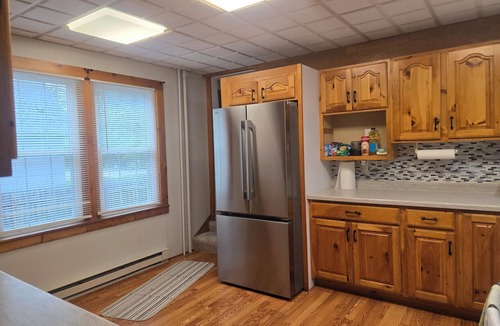 Coleraine House | Winter family getaway 3-bedroom house with WiFi, Radiant heat Lots of snow skin