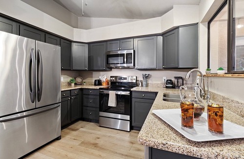 Westgreen Estates House | Winter Fun- Sleeps 16- Heated pool - optional