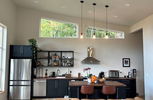 Husum House | Winter Getaway in Husum, WA