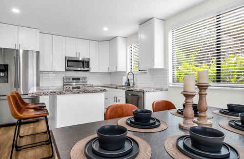 Victoria Park House | Winter Oasis ; Family & Pet Friendly ; Minutes 2 Beach & Las Olas