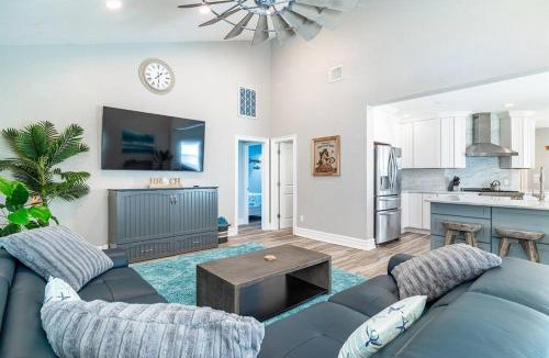 Indian Rocks Beach Villa | Winter Promo-Pool, Beach, Golf Cart, Putting Green