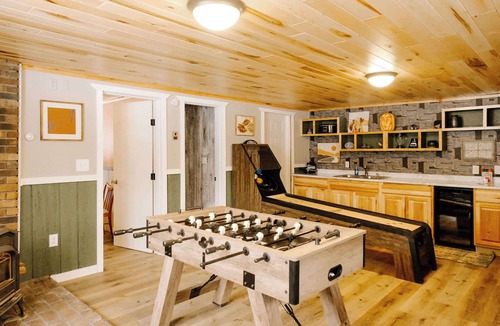 Bessemer Apartment | Winter Ski Trip Getaway