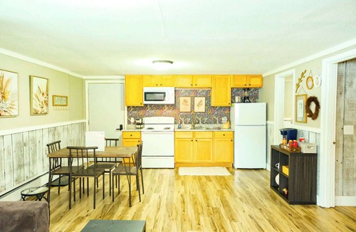 Bessemer Apartment | Winter Ski Trip Getaway