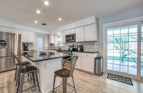 Shearer Hills - Ridgeview House | *Winter Special* Outdoor TV | Firepit ~ Safe Area!