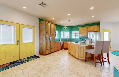 Rockport House | WINTER TEXANS: WATER VIEWS! Cheerful, Bright & Serene welcome FEEL GOOD SPACE