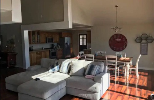 Barry's Bay Cottage | Winter Wonderland Cottage | Private Lakefront Stay