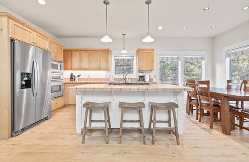 RiverWild House | Winter Wren Loop | Mt Bachelor Village Resort | River Wild