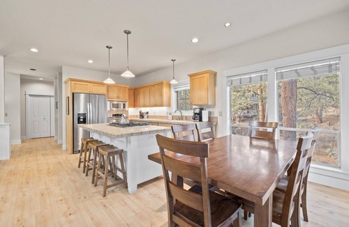 RiverWild House | Winter Wren Loop | Mt Bachelor Village Resort | River Wild