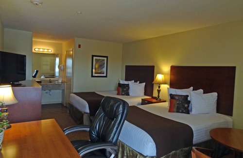 Crystal City Hotel | Wintergarden Inn