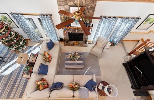 Nellysford House | Wintergreen springJacuzzifirepitpool access