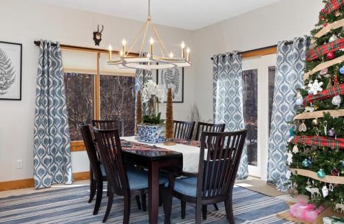 Nellysford House | Wintergreen springJacuzzifirepitpool access
