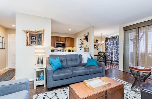 Nellysford Condo | Wintergreen. Panoramic Sunsets, Mountain Views, Private Deck + Fireplace
