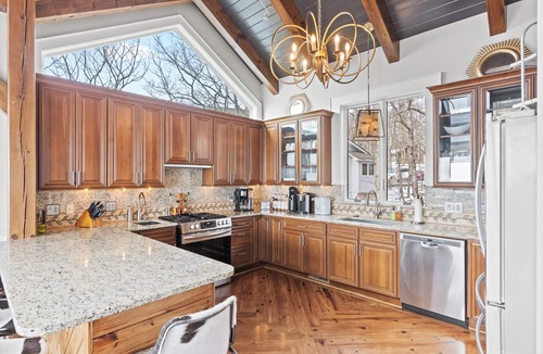 Wintergreen Ski Chalet | Wintergreen Luxury, Best Views in VA!